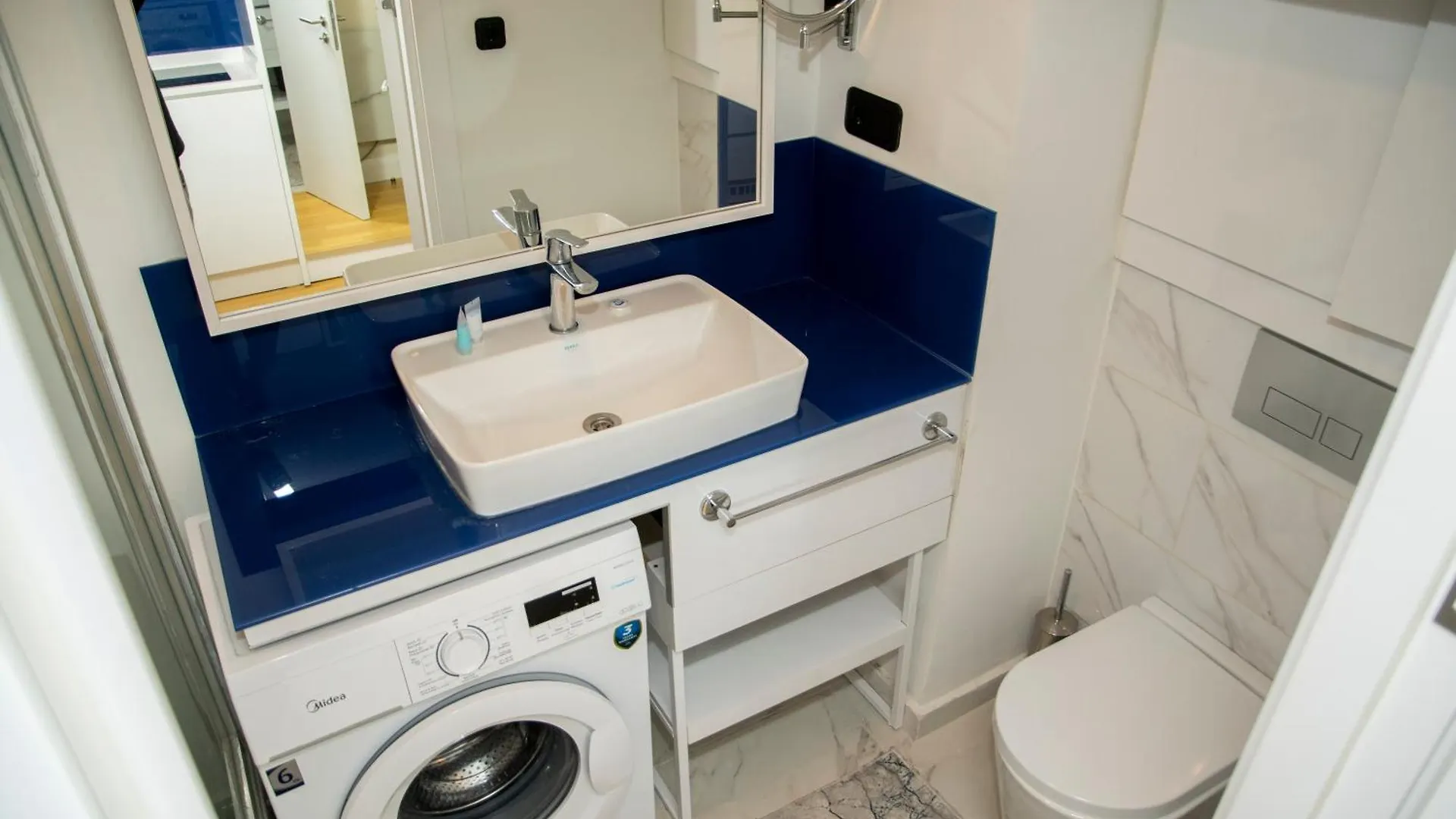Vip Apartments N3 Batumi 5*,